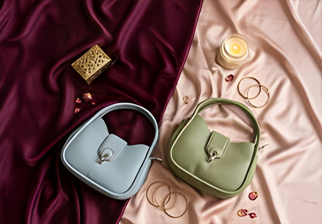 BAGS & CLUTCHES - Bags