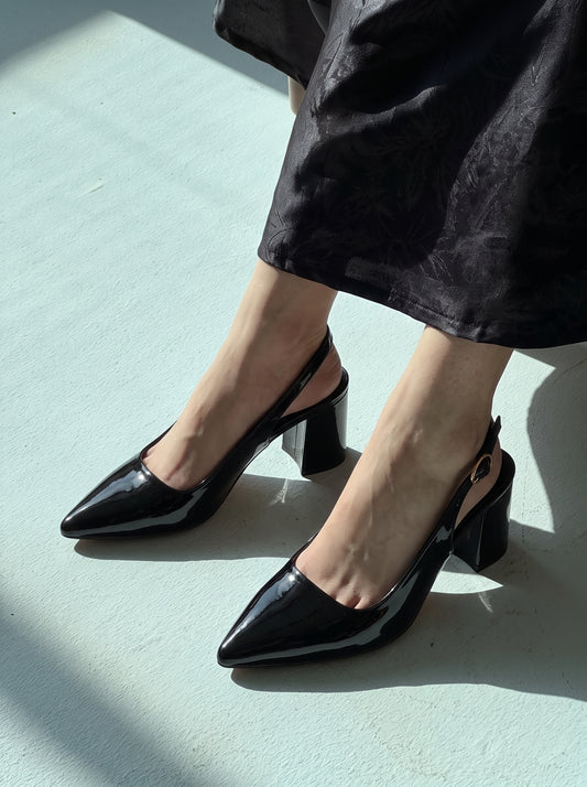 Ivory Pointed Heels Black