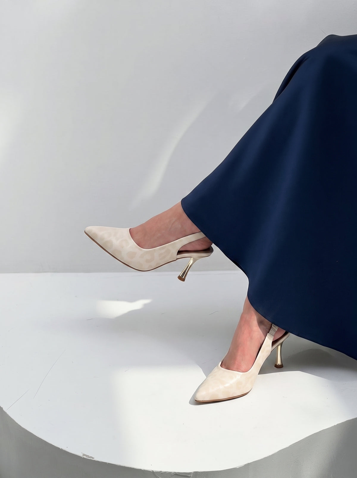 Ayla pointed toe slingback heels for women in Pakistan with textured upper and metallic heel – Jack Jees