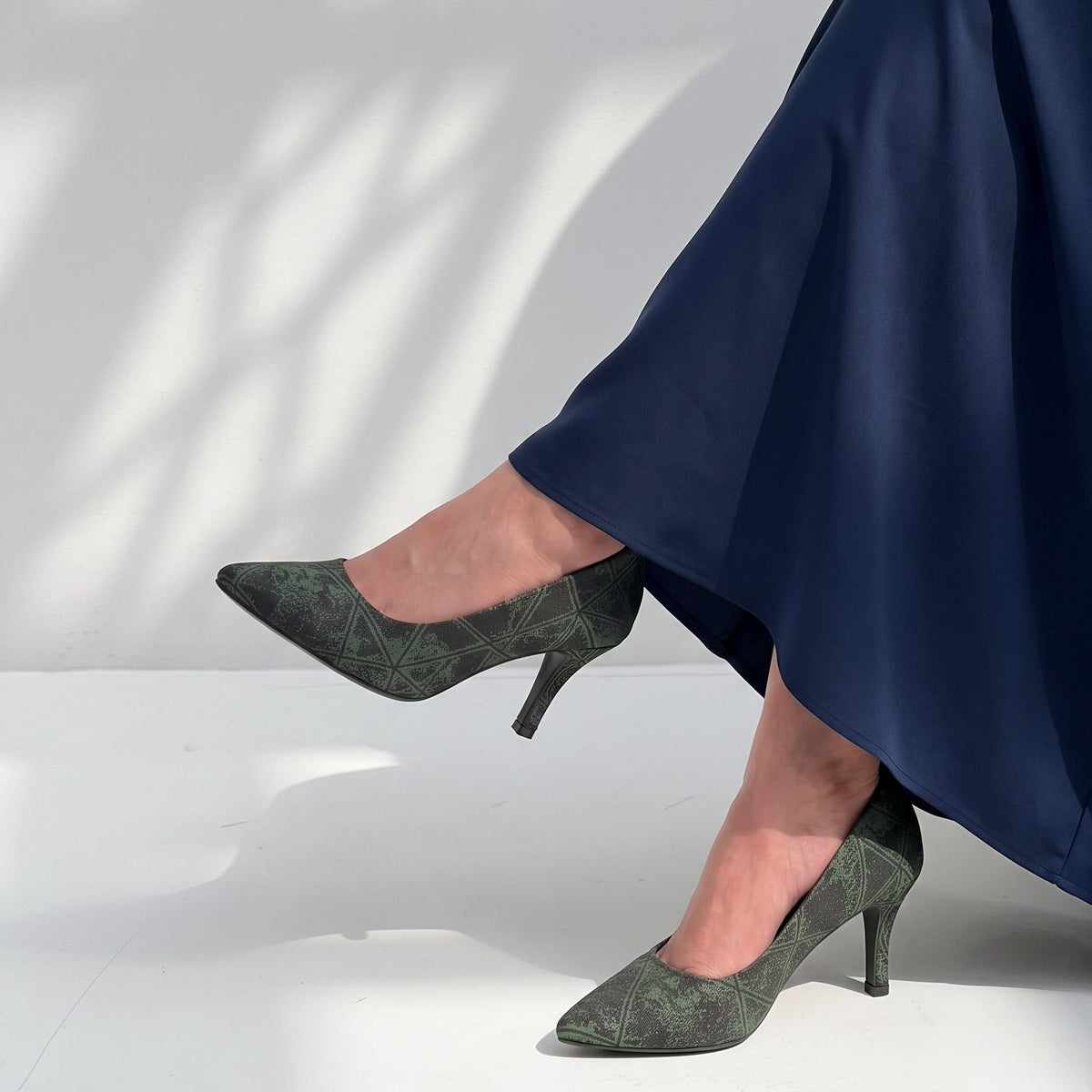 Vintage Muse pointed toe court heels for women in Pakistan with textured patterned upper
